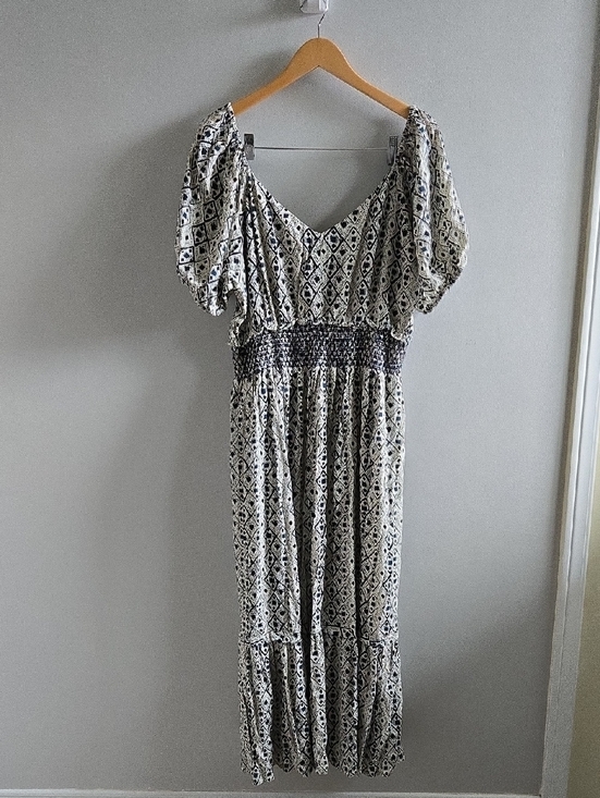 Room 34 Dresses & Skirts - Room 34 Floral Dress Navy and Cream Geometric Print Dress XL